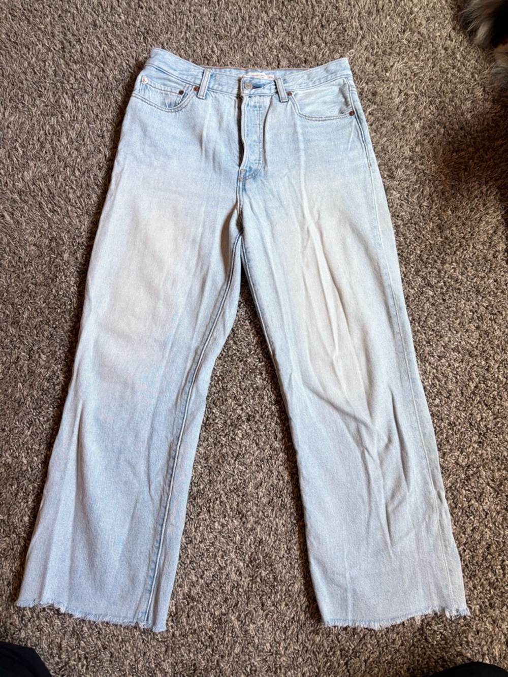 Light Wash Levi’s Jeans